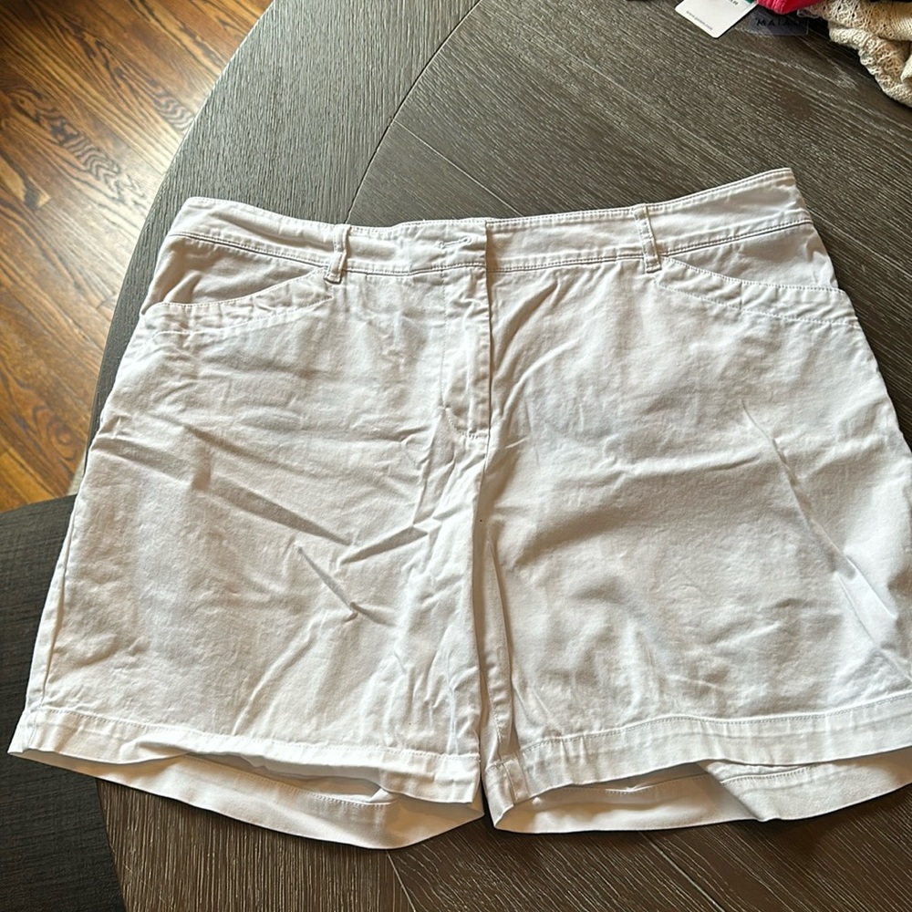 Talbots shorts size 14 Petite